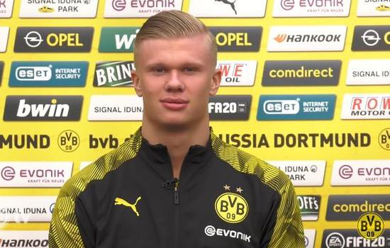 国际米兰攻守俱佳领跑意甲（国际米兰攻防兼备高居意甲榜首）