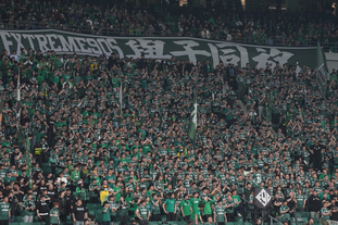 解说员：当年内维尔和我一起解说，托雷斯进球时他发出了怪声（解说员回忆：与内维尔同台时，托雷斯破门他突然发出怪叫）