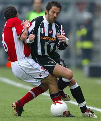 西甲前瞻：黄潜新赛季丢球联赛最少，皇社近况回暖4场3胜（西甲前瞻：黄潜新季失球最少，皇社复苏近4场3胜）