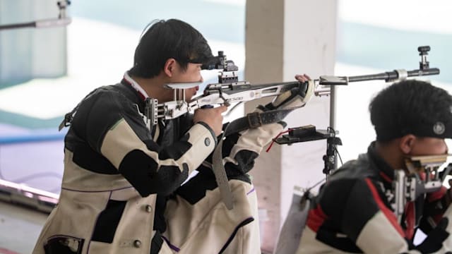 利物浦2-2热刺欧冠小组赛焦点战（欧冠小组赛焦点对决： 利物浦2-2战平热刺）