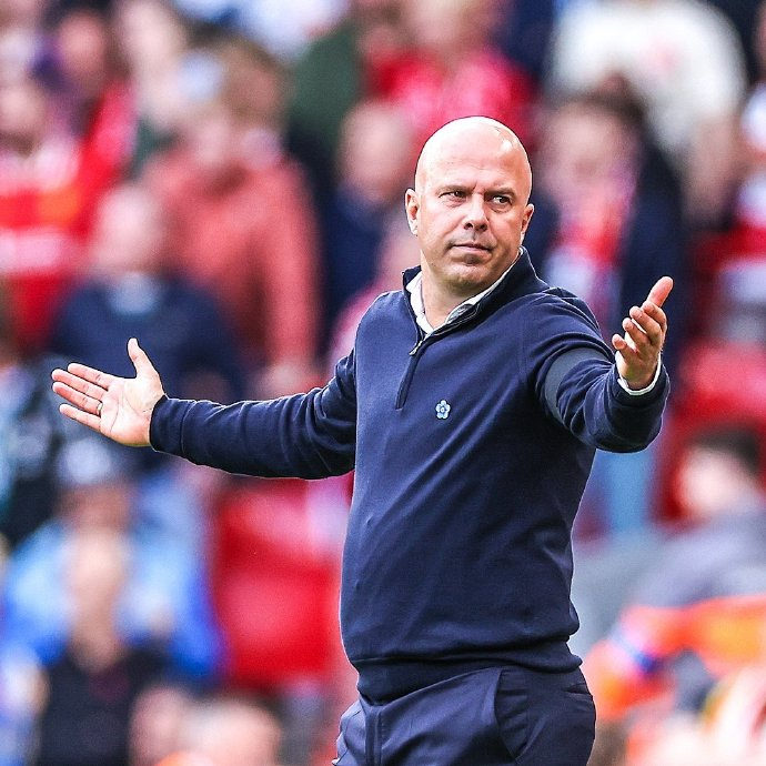 因排名垫底多名球员家人遭死亡威胁，佛罗伦萨官方表示谴责（球队垫底致多名球员家属遭死亡威胁，佛罗伦萨俱乐部发声谴责）