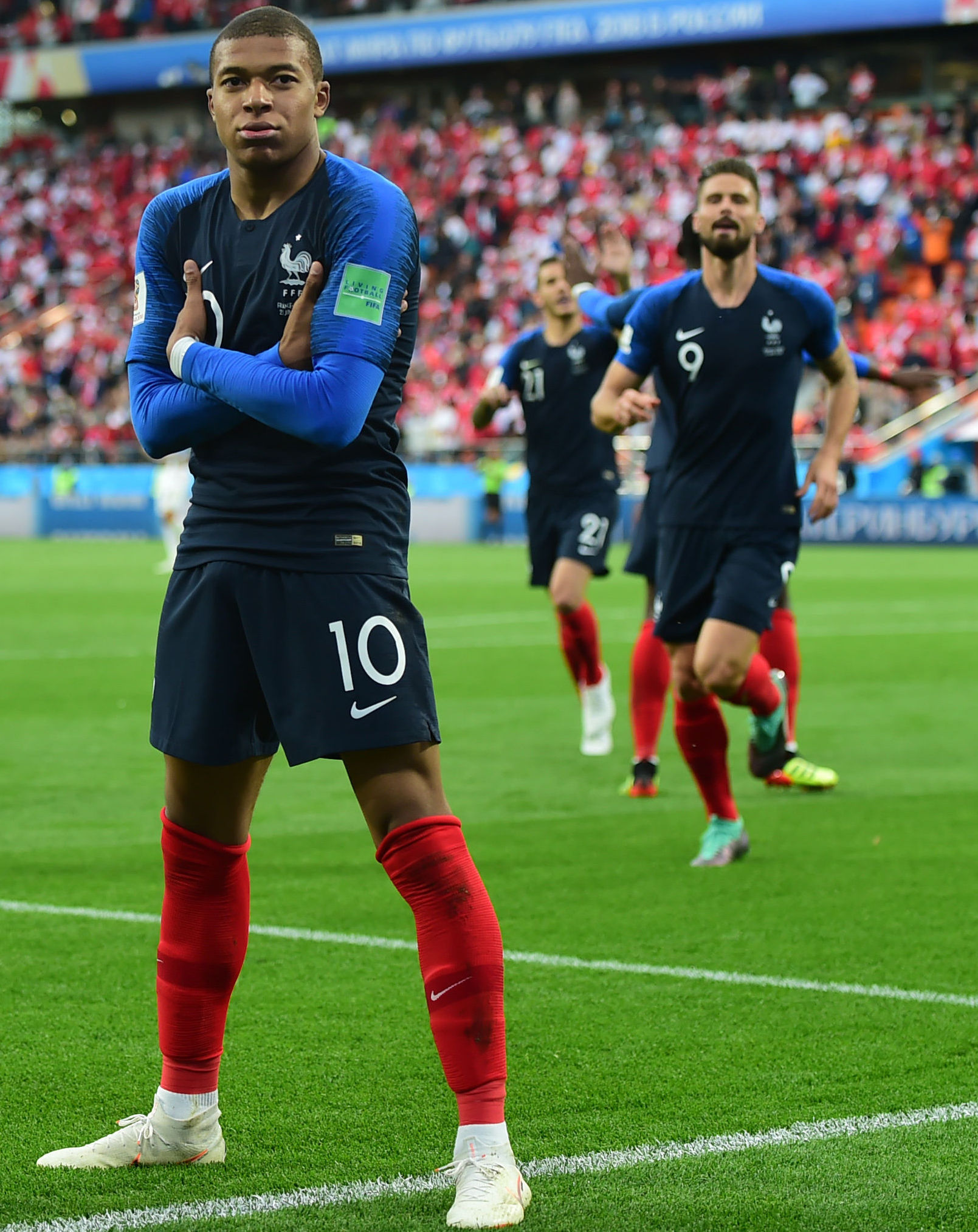 埃尔纳内斯：并非所有手球或者手臂触球都是点球，规则需要改（埃尔纳内斯：手或臂触球不等于点球，判罚规则需要更新）