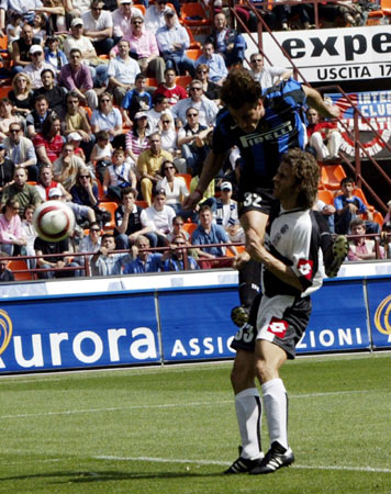 利物浦旧将博格：2001年是不可思议的，足总杯决赛欧文的速度惊人（利物浦名宿博格：2001年堪称奇迹，足总杯决赛欧文速度惊艳全场）